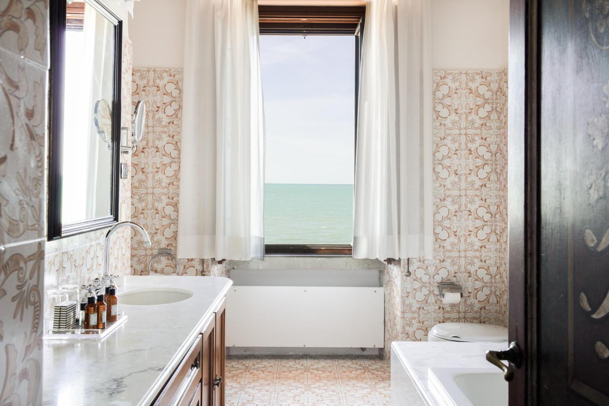 La Posta Vecchia Hotel Ладисполи Экстерьер фото