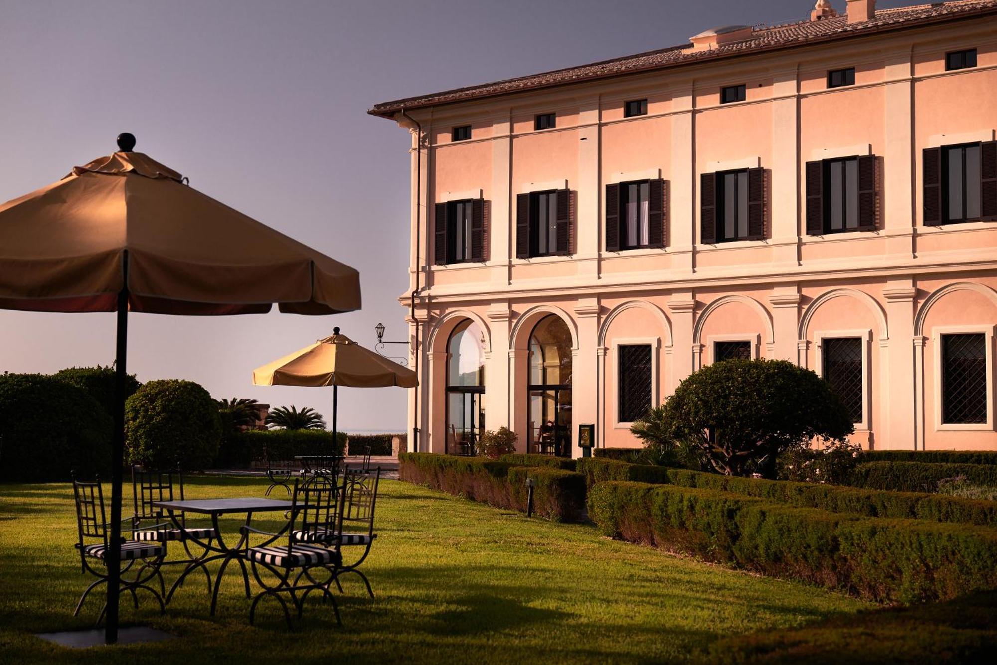 La Posta Vecchia Hotel Ладисполи Экстерьер фото